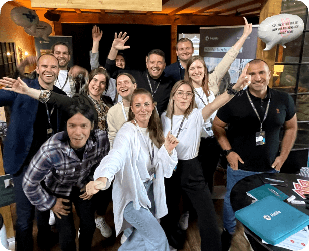 about haiilo - employees posing for a group photo
